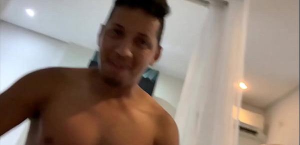  Teste do sofá, novinho magrinho quer virar ator porno, será que ele da conta da gordelicia 